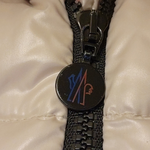 Moncler down jacket - Picture 9 of 16